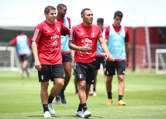 Entrenamiento de la selección peruana para enfrentar a Chile y Argentina.