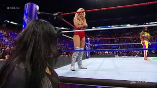 Lana fue defendida por Tamina tras ser destruida en diez segundos ante Naomi [VIDEO]