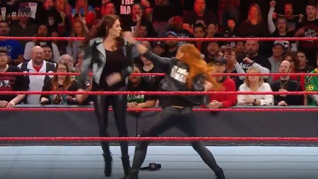 ¡El orgullo pudo más! Becky Lynch se negó a pasar el alta médica y Stephanie la suspendió de WWE [VIDEO]