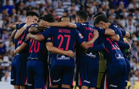 Iba a salir de Alianza Lima, pero ahora se quedará: radical decisión con fichaje del 2025