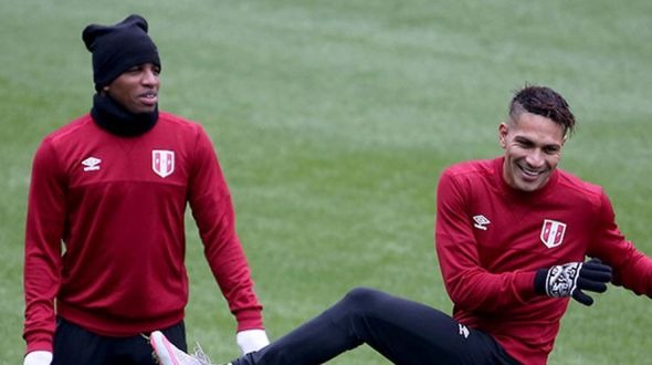 Jefferson Farfán elogió el presente de Paolo Guerrero. (Foto: Getty)