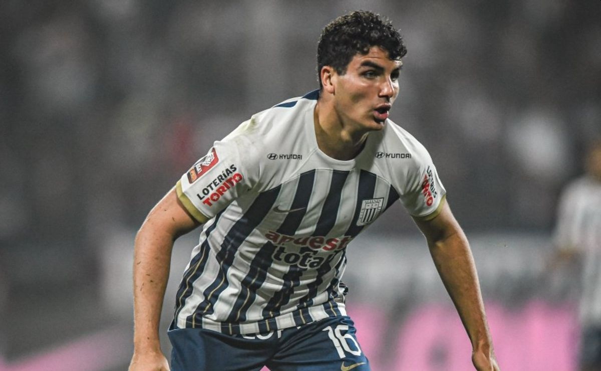 El delantero de 26 años no contó con las oportunidades deseadas en la última temporada, pues tenía por delante a los delanteros Paolo Guerrero y Hernán Barcos.