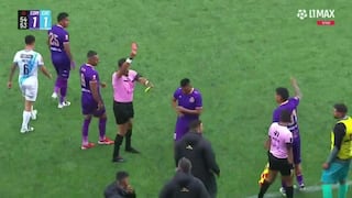 ¡Casi lo rompe! La expulsión de Paolo Méndez en Comerciantes Unidos vs. Sporting Cristal
