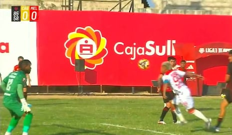 Como aquel Perú vs. Brasil: la mano de Raúl Ruidíaz en jugada de gol y expulsión con Atlético Grau