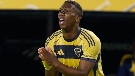 En Argentina lapidan a Luis Advíncula tras un nuevo partido con Boca: “Por algo no es titular”