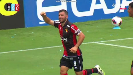 ¡No perdona en el área! Gol de Bernardo Cuesta para el 1-0 de Melgar vs. Sporting Cristal