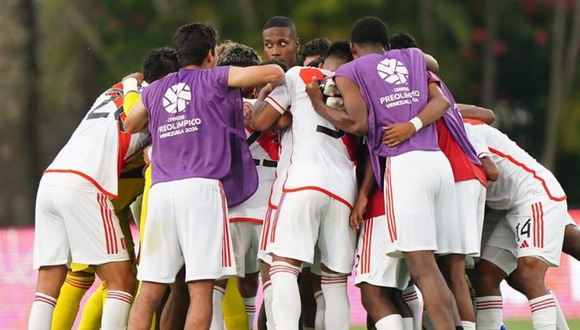 Abrazo y arengas de los jugadores de Perú tras el triunfo sobre Chile. (Video: DSports)
