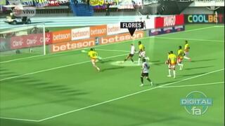 La clara ocasión que Edison Flores no pudo concretar ante Colombia