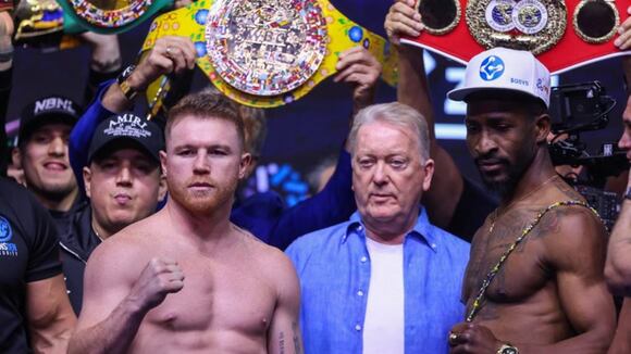 El careo entre Canelo Álvarez y William Scull. (Video: DAZN)