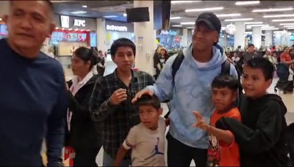 Renato Tapia retornó a su club tras disputar las Eliminatorias. (Video: José Varela)