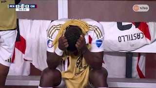 El lamento de Luis Advíncula tras ser reemplazado por Marcos López en Perú vs. Chile