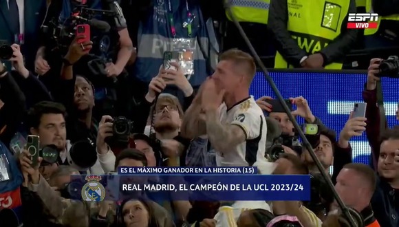 Tooni Kroos celebrando con los hinchas. (Video: ESPN)