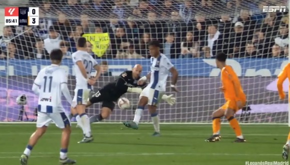 Renato Tapia tuvo mal despeje en el gol de Jude Bellingham. (Video: ESPN)