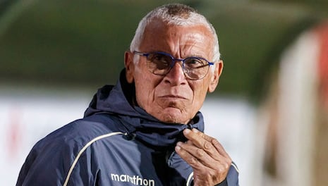 Héctor Cúper: el respaldo al 3-5-2 en la ‘U’, el debut de Piero Quispe y los elogios a Gianluca Lapadula
