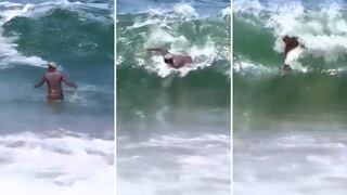 Jefferson Farfán aprovecha rayos el sol para relajarse en la playa, pero el mar tiene otros planes y lo ‘revuelca’