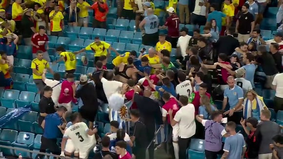 Enfrentamiento entre jugadores de Uruguay vs hinchas de Colombia tras finalizar el partido de la Copa América 2024. (Vídeo: FOX SPORTS).