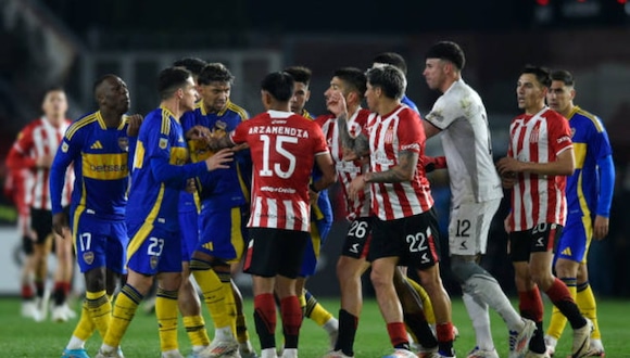 El cruce entre Luis Advíncula y Enzo Pérez en Boca vs. Estudiantes. (Video: ESPN)