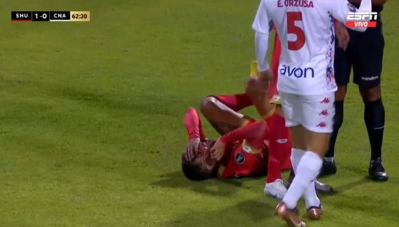 Escobar tuvo que ser atendido tras fuerte impacto con jugador de Nacional. (Video: ESPN)