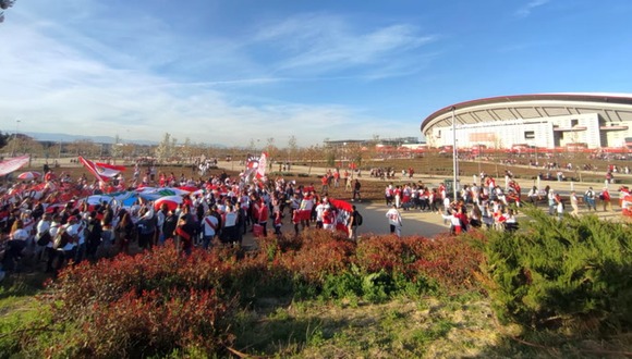 Hinchas de Perú llegaron al estadio Civitas para el amistoso con Marruecos (Video: Renzo Rabanal)