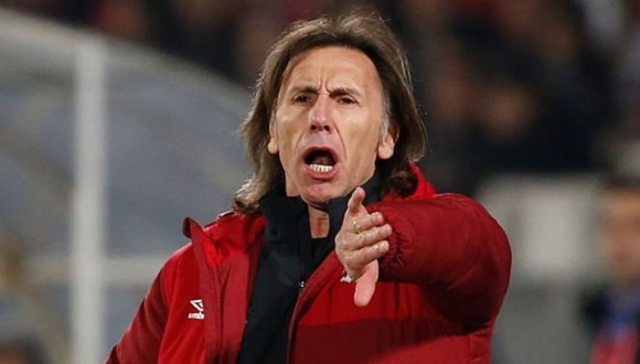 Ricardo Gareca firmó camiseta de la Selección Peruana en Francia. (Video: La Arenga del Abuelo)