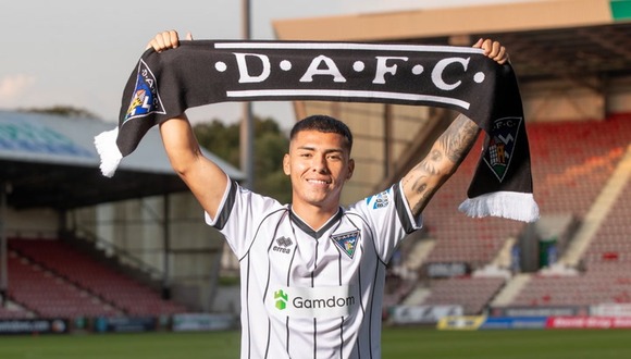 Jefferson Cáceres fue presentado en Dunfermline de Escocia. (Foto y video: @officialdafc)