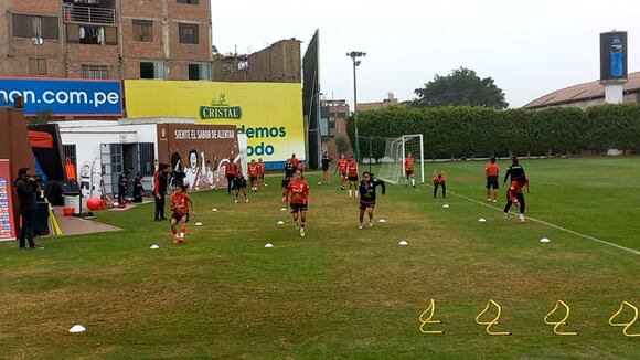 Selección Peruana Femenina llevó a cabo sus entrenamientos previo a los amistosos en México. (Video: Virginia Siaden)