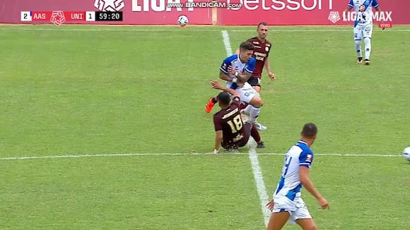 Tarjeta roja para Rodrigo Ureña en el partido entre Universitario y Alianza Atlético. (Video: Liga 1 MAX)