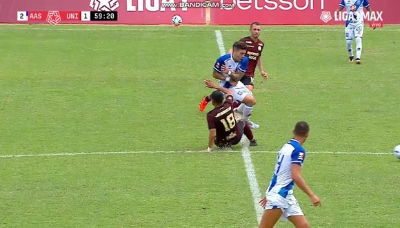 Tarjeta roja para Rodrigo Ureña en el partido entre Universitario y Alianza Atlético. (Video: Liga 1 MAX)