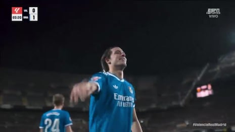 ¡Se llevó a toda la defensa! Gol de Álvaro Carreras para el 1-0 de Real Madrid vs. Valencia