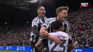 ¡Para la historia! Gol de Harvey Barnes para el 1-0 del Newcastle vs. Barcelona