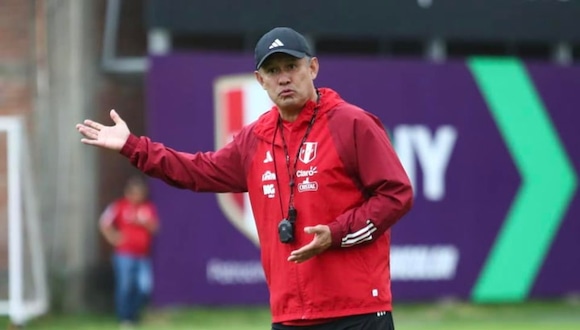 Juan Reynoso acudió a la Videna con su comando técnico. (Video: Ovación)