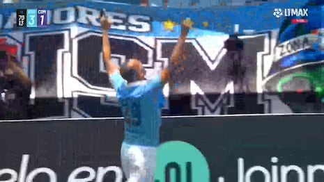 ¡Dedicatoria al cielo! Gol de Hernán Barcos puso el 3-1 de Sporting Cristal vs. Comerciantes Unidos