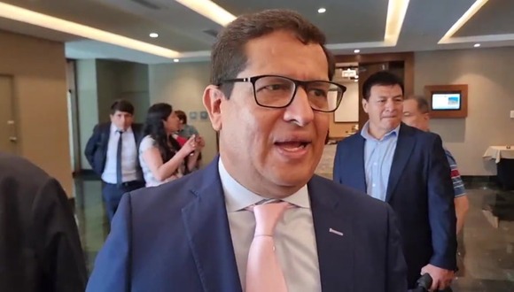 Jorge Solís, presidente del directorio de Caja Huancayo, habló sobre el convenio con Alianza Lima. (Video: José Varela)
