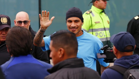 Paolo Guerrero arribó a nuestro país y mañana será presentado en Alianza Lima. (Vídeo: Gianina Gonzáles).