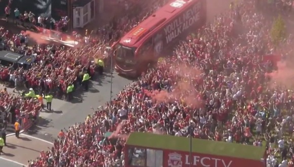 El espectacular recibimiento a Klopp en Anfield antes de su último partido. (Video: LFC)