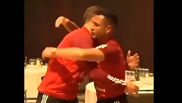 Así recibió Yotún a Oliver Sonne. (Video: La Bicolor).