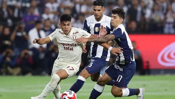 José Rivera visitó a sus padres luego de disputar el clásico nacional. (Video: José Rivera)