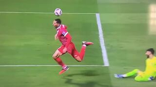Generó penal para Siria: la descomunal falta a Sabbag en la derrota ante Irán por Copa Asia