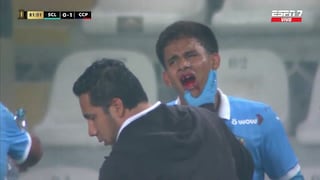 ¡Se lo regaló al árbitro! Jhilmar Lora perdió un diente en el Sporting Cristal vs Cerro Porteño