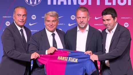 Hansi Flick es presentado como nuevo entrenador del FC Barcelona y llega a “ganar títulos”