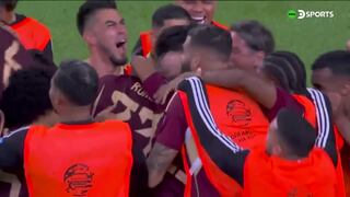 ¡El gol del torneo! De larga distancia, Salomón Rondón anotó el 1-1 de Venezuela vs. Canadá