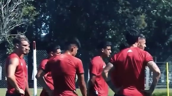 Huracán calienta el partido ante San Lorenzo. (Video: Huracán / X)