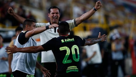 ¿Se queda como técnico de Universitario? Jorge Araujo y el convencimiento de asumir el reto