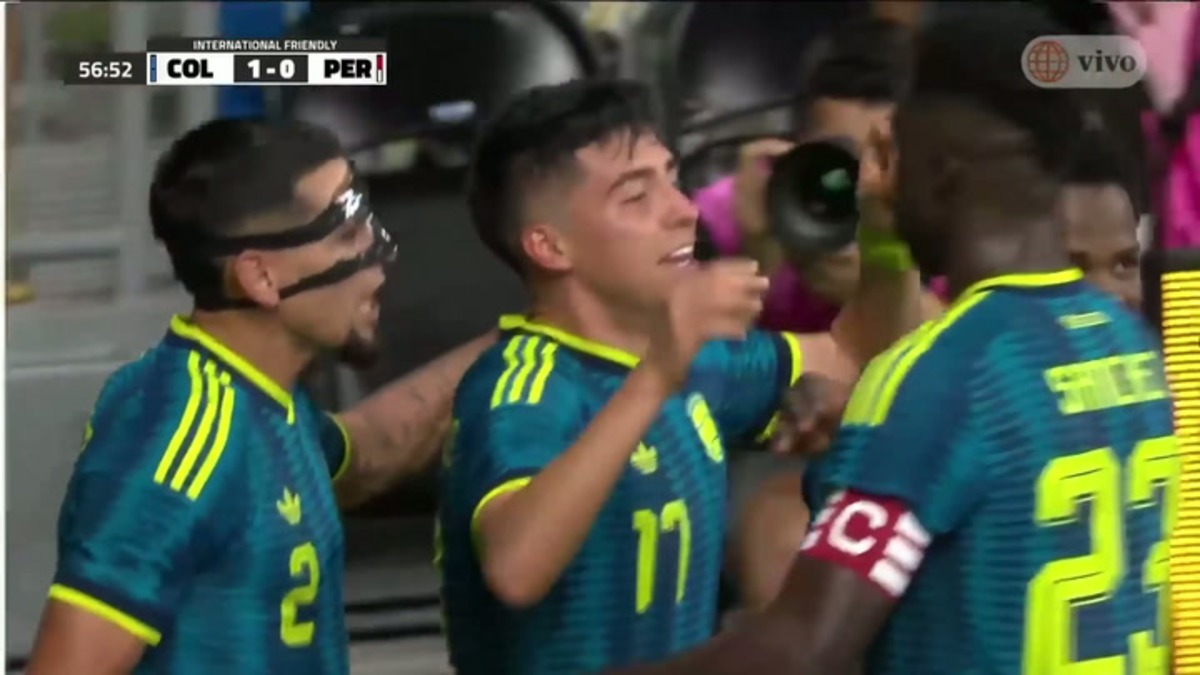 ¡Terrible error de Pretell! Gol de Samuel Velásquez puso el 1-0 del Colombia vs. Perú