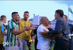 ¡Un ring de box! Gustavo Quinteros fue expulsado por agredir a jugador en el Gremio vs. Juventude