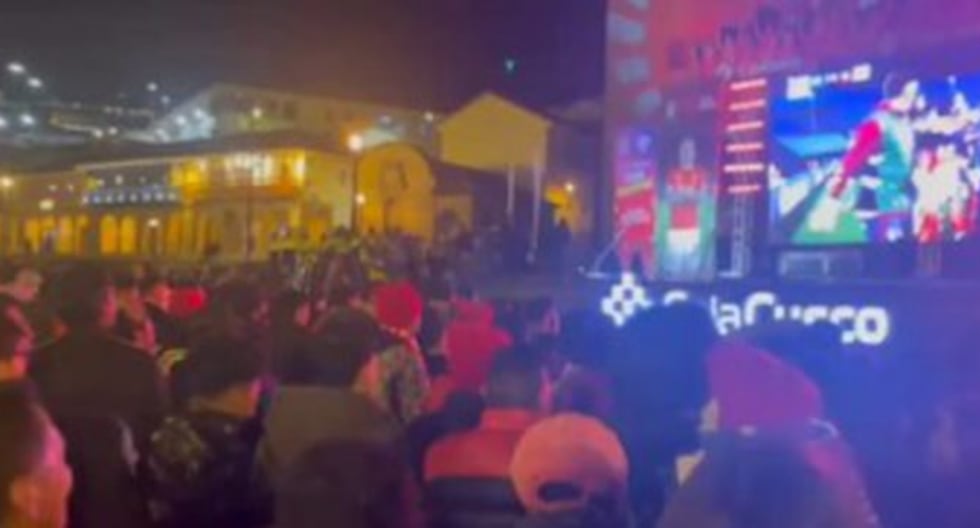 ¡Todo fue dolor! Así reaccionaron los hinchas de Cienciano en la Plaza de Armas de Cusco tras la eliminación