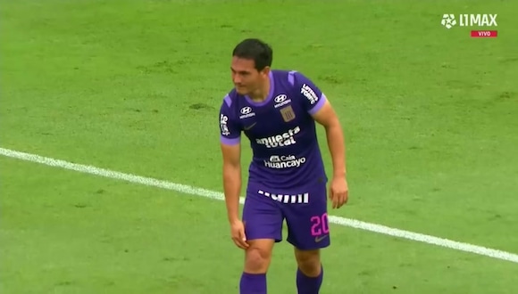 Jairo Vélez se señaló el vasto lateral del muslo izquierdo y evidenció molestias físicas antes de ser reemplazado en Alianza Lima ante Sporting Cristal. (VIDEO: L1 MAX)