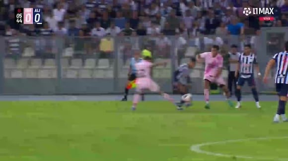Preocupación en Alianza Lima: Marco Huamán dejó el partido con el tobillo hinchado | Video: L1 Max