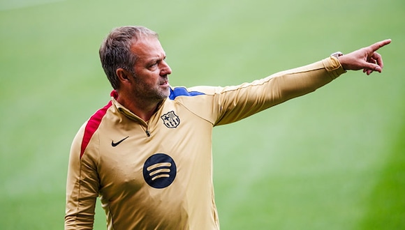 Hansi Flick y el jugador que está en la mira del Real Madrid y al que ha pedido para el Barcelona. (Foto: Getty Images / Video: YouTube)