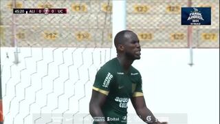¡Estaba solo! Cecilio Waterman falló clara ocasión en el Alianza Lima vs. U. Católica